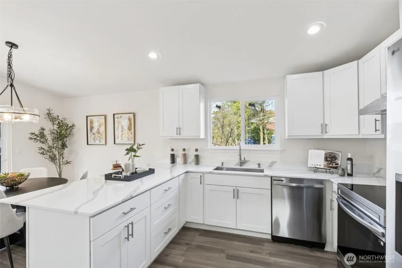 Property photo for 7002 42nd Avenue S, Seattle photo 11