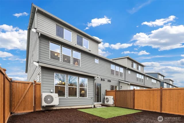 Property photo for 15814 23rd Avenue Ne, Marysville photo 4