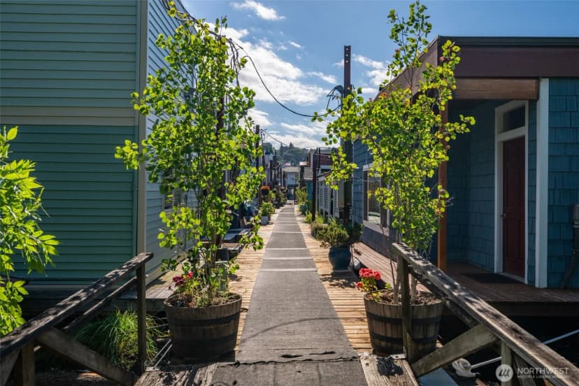 Property photo for 2031 Fairview Avenue E #i, Seattle photo 33