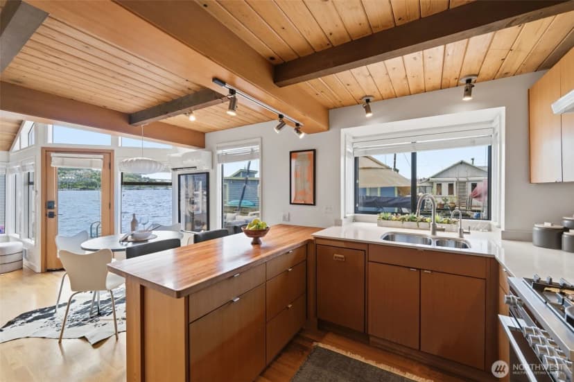 Property photo for 2031 Fairview Avenue E #i, Seattle photo 19