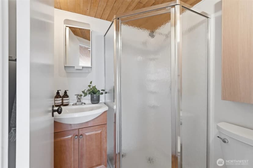 Property photo for 2031 Fairview Avenue E #i, Seattle photo 25