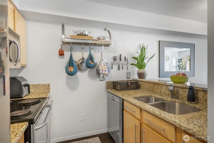 Property photo for 2901 S Jackson Street #304, Seattle photo 11