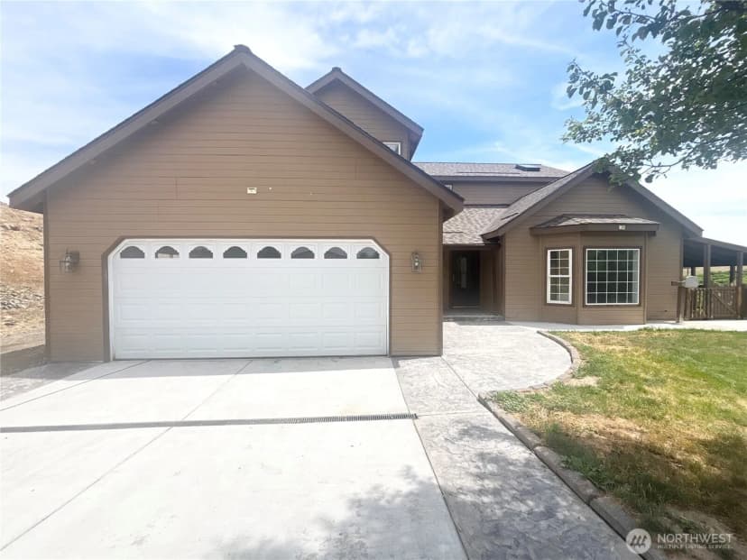 Property photo for 2261 Pleasant Hill Road, Selah photo 2