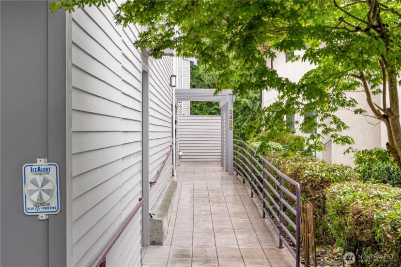 Property photo for 3435 California Avenue Sw #103, Seattle photo 35