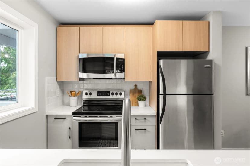 Property photo for 3435 California Avenue Sw #103, Seattle photo 6