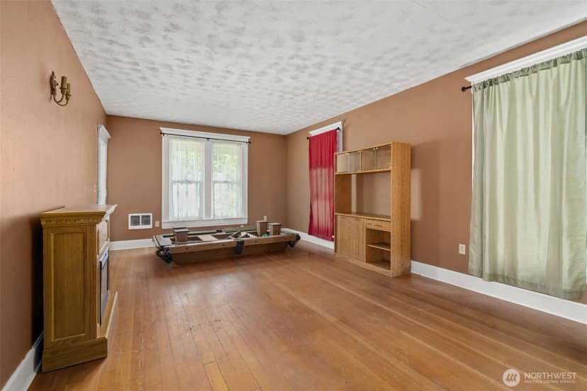 Property photo for 212 Alder Street, South Bend photo 6