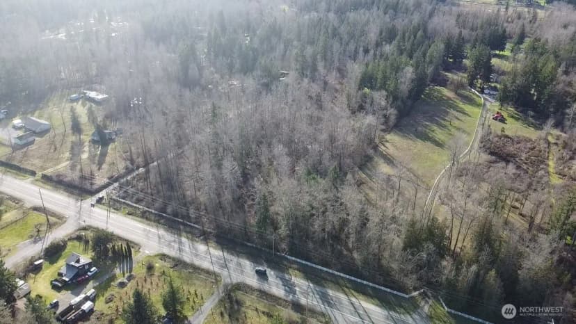 Property photo for 31510 Mountain Hwy Highway E, Eatonville photo 2