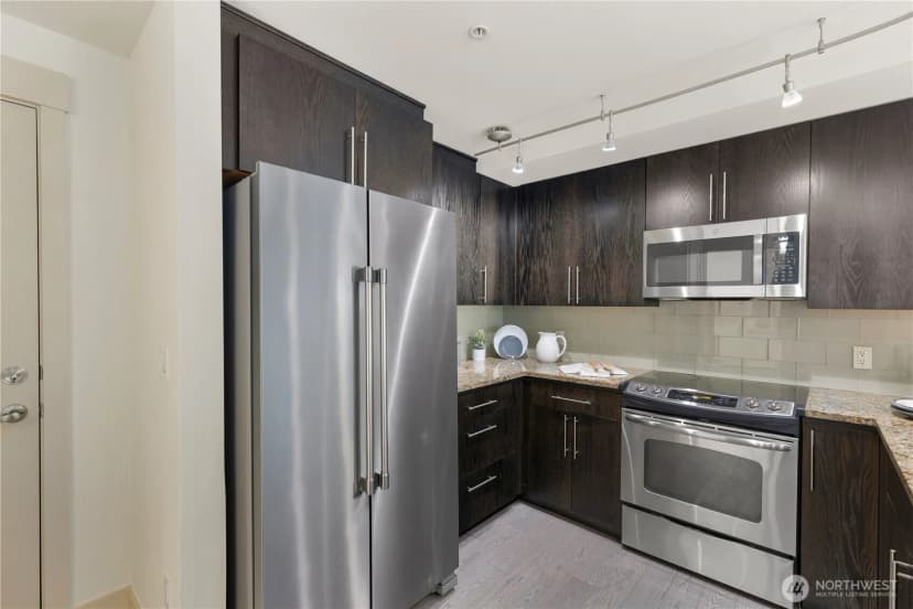 Property photo for 511 100th Avenue Ne #109, Bellevue photo 6