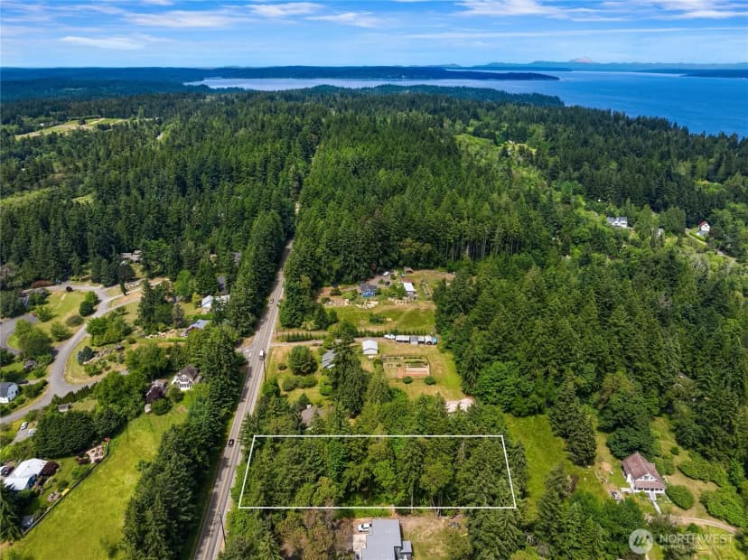 Property photo for 113 Xx North Madison Avenue Ne, Bainbridge Island photo 2