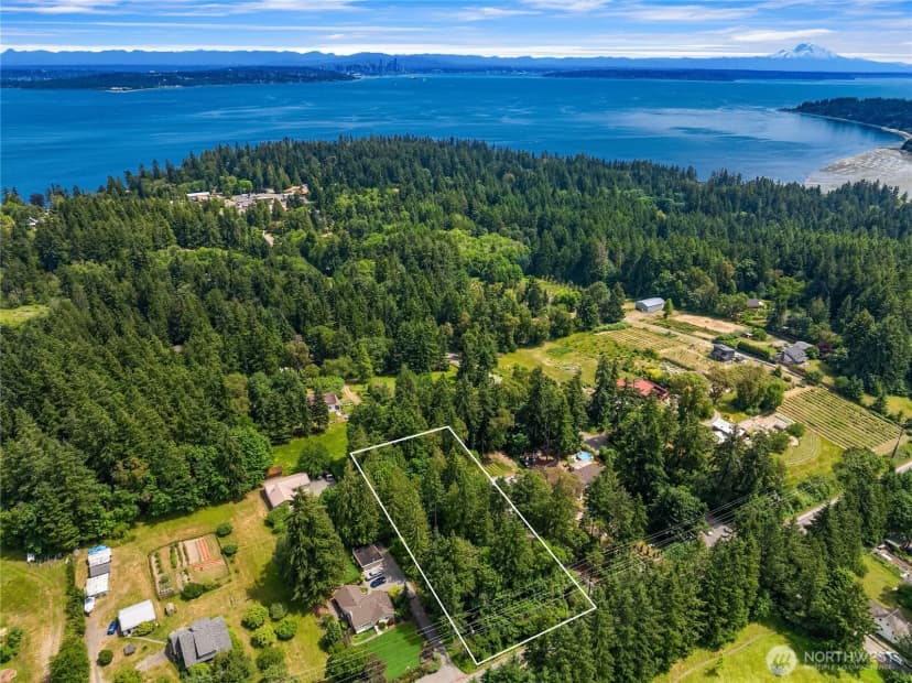 Property photo for 113 Xx North Madison Avenue Ne, Bainbridge Island