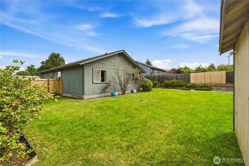 Property photo for 6524 64th Place Ne, Marysville photo 15