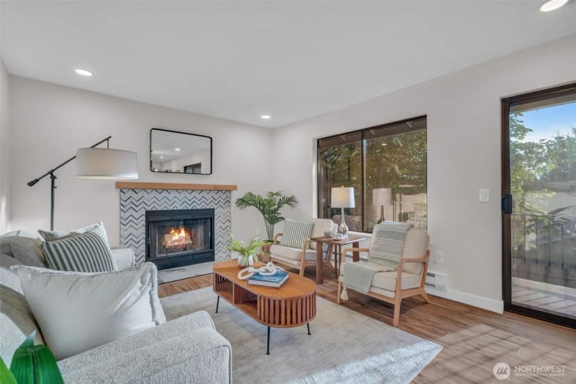 Property photo for 11701 100th Avenue Ne #4, Kirkland photo 2