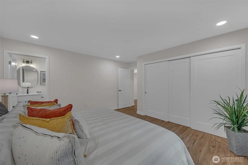 Property photo for 11701 100th Avenue Ne #4, Kirkland photo 13