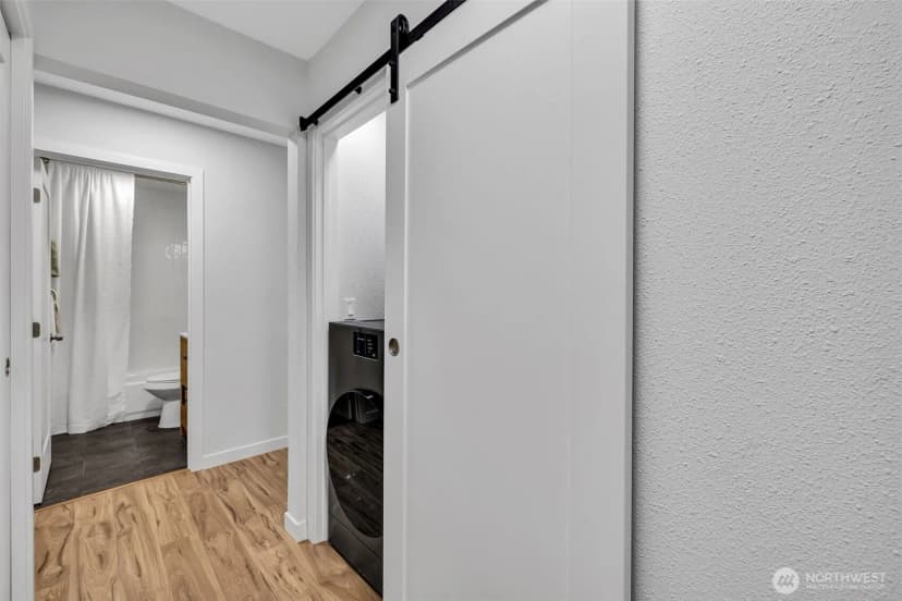 Property photo for 11701 100th Avenue Ne #4, Kirkland photo 19