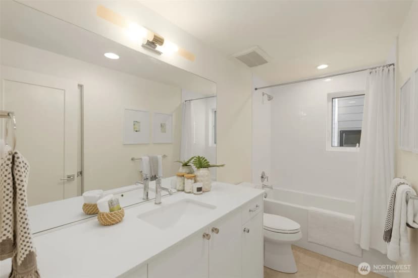 Property photo for 8323 A 12th Avenue Nw, Seattle photo 17