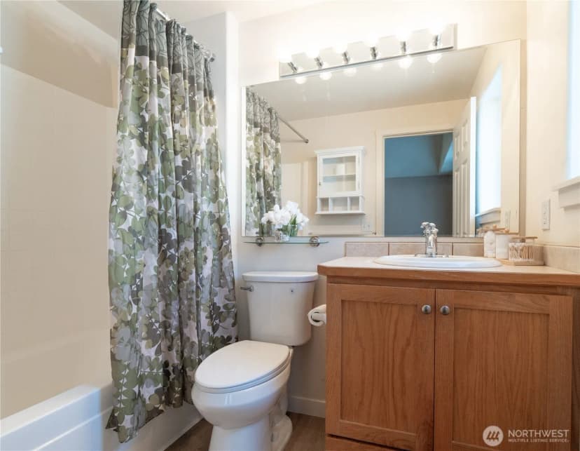 Property photo for 205 27th Avenue S #205, Seattle photo 32