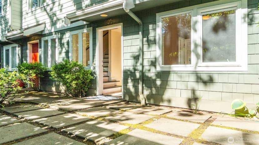Property photo for 205 27th Avenue S #205, Seattle photo 7