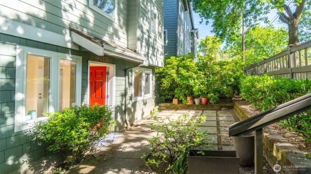 Property photo for 205 27th Avenue S #205, Seattle photo 5