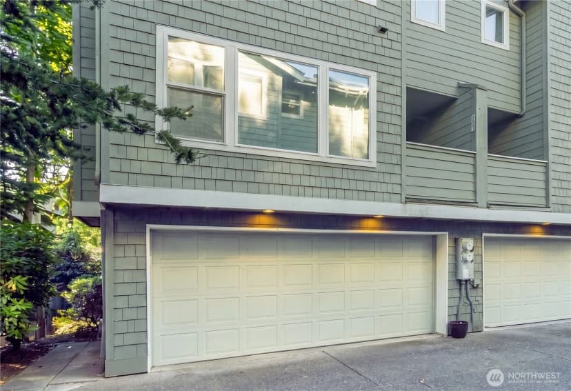 Property photo for 205 27th Avenue S #205, Seattle photo 2