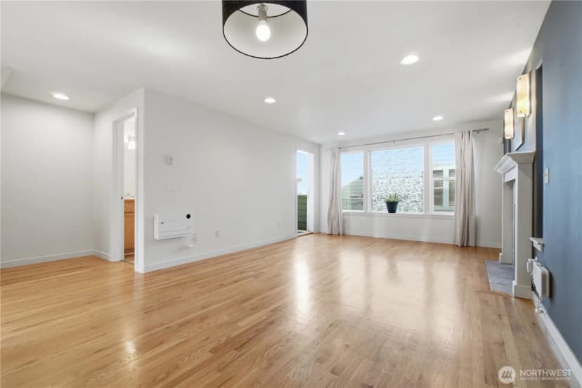Property photo for 205 27th Avenue S #205, Seattle photo 22