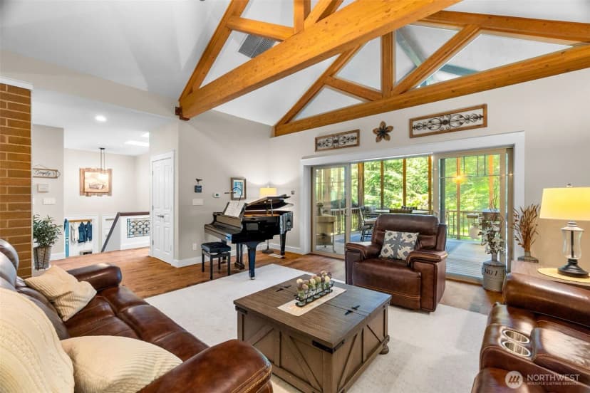 Property photo for 11500 Weisenberger Road Se, Rainier photo 10