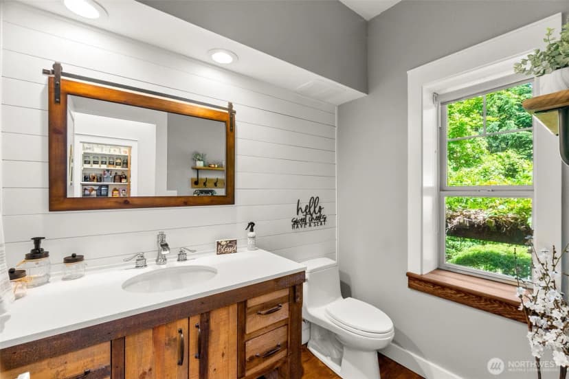 Property photo for 11500 Weisenberger Road Se, Rainier photo 19