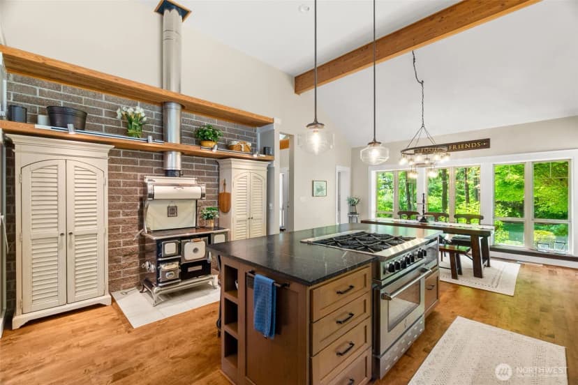 Property photo for 11500 Weisenberger Road Se, Rainier photo 8