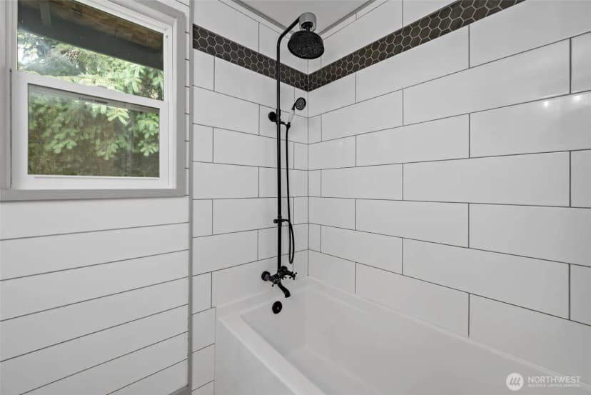 Property photo for 2123 Stoney Beach Lane, Oak Harbor photo 16