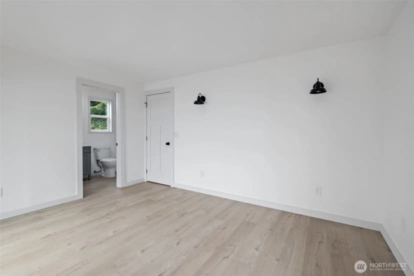 Property photo for 2123 Stoney Beach Lane, Oak Harbor photo 19