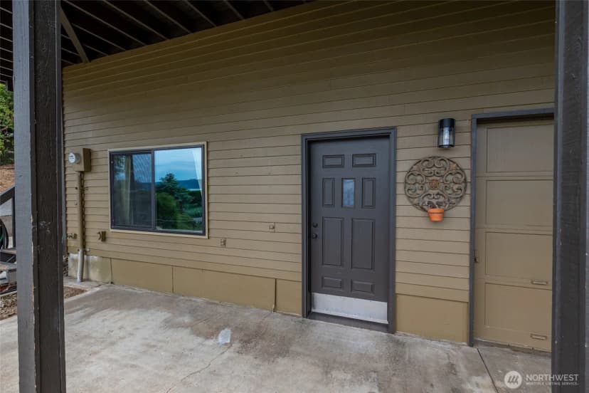 Property photo for 2123 Stoney Beach Lane, Oak Harbor photo 23