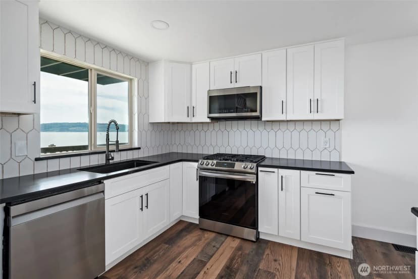 Property photo for 2123 Stoney Beach Lane, Oak Harbor photo 8