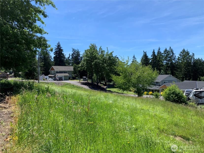 Property photo for 9805 31st Street E, Edgewood photo 19