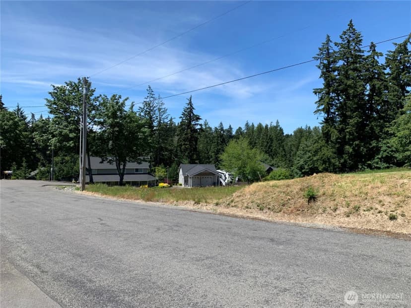 Property photo for 9805 31st Street E, Edgewood photo 28