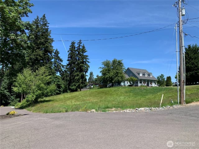 Property photo for 9805 31st Street E, Edgewood photo 3