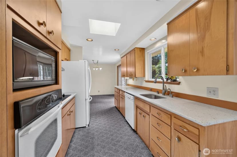 Property photo for 2015 152nd Place Se, Bellevue photo 10