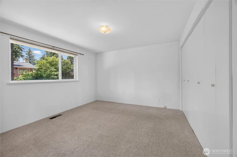Property photo for 2015 152nd Place Se, Bellevue photo 16