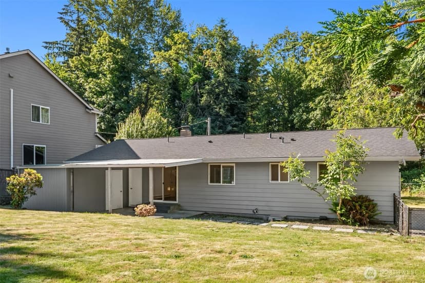 Property photo for 4910 Ne 7th Street, Renton photo 24
