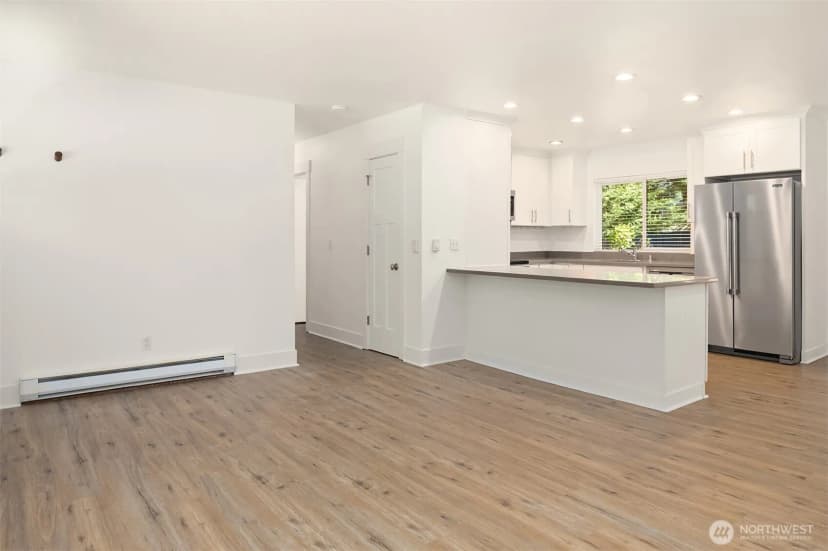 Property photo for 4910 Ne 7th Street, Renton photo 15