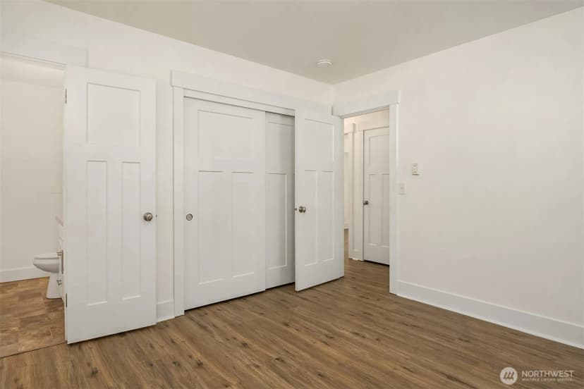 Property photo for 4910 Ne 7th Street, Renton photo 17