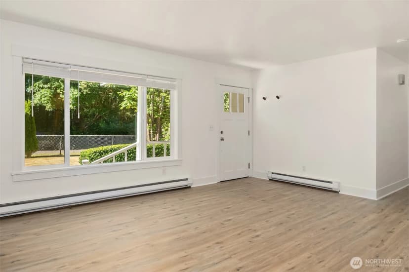 Property photo for 4910 Ne 7th Street, Renton photo 7
