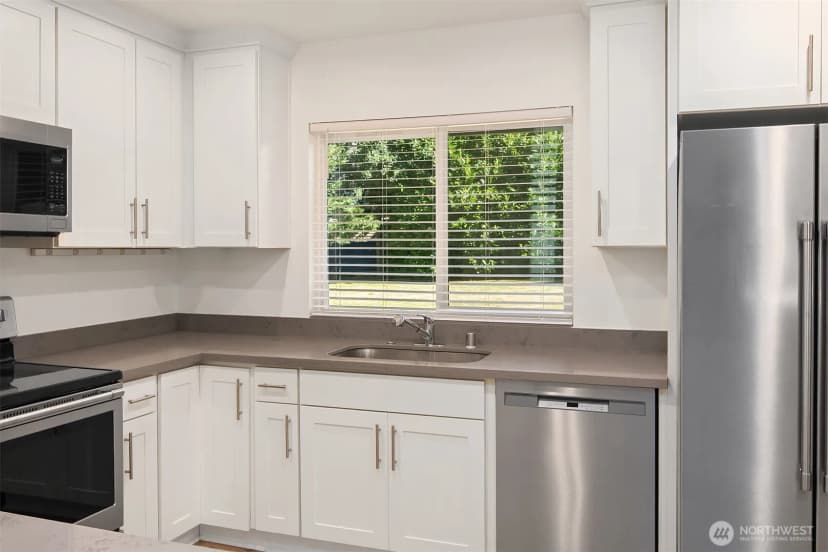 Property photo for 4910 Ne 7th Street, Renton photo 13