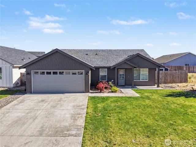 Property photo for 24 Parkside Loop, Ephrata