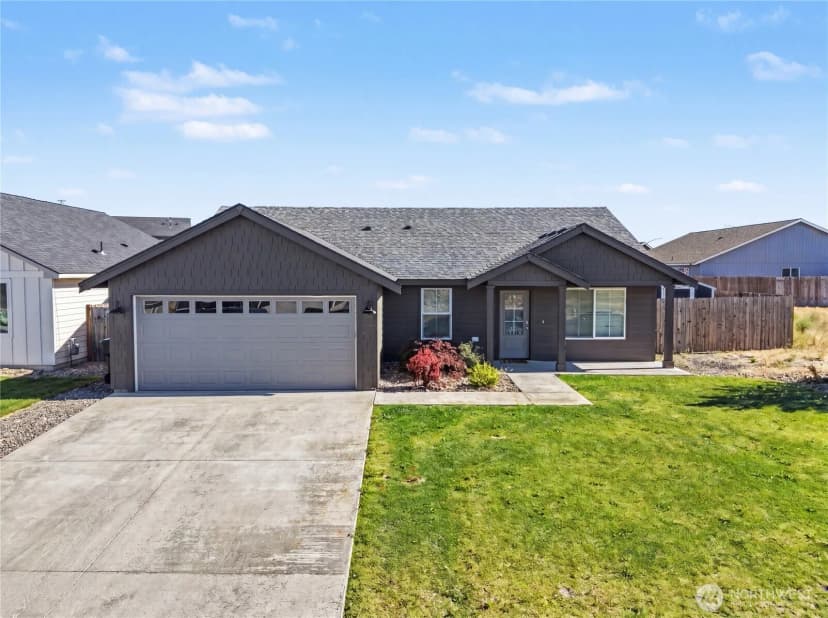 Property photo for 24 Parkside Loop, Ephrata