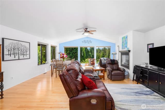 Property photo for 12 Kirner Ridge Lane, Sequim photo 4