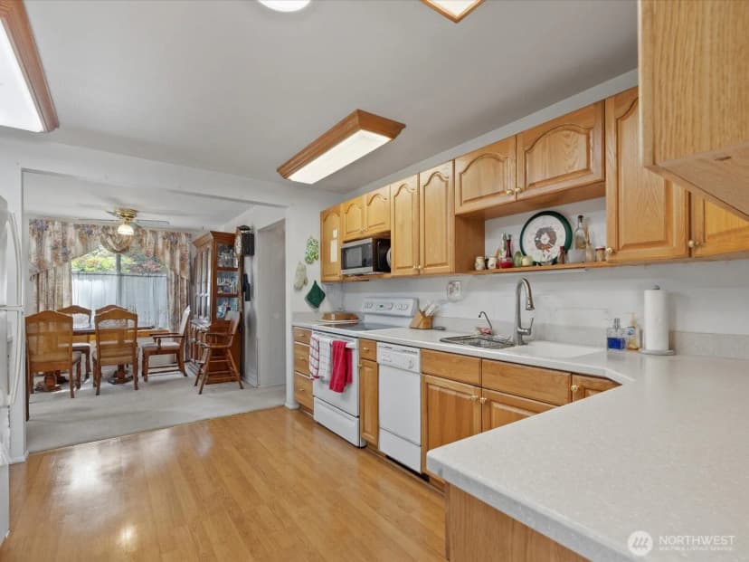 Property photo for 2345 N 130th Street, Seattle photo 9
