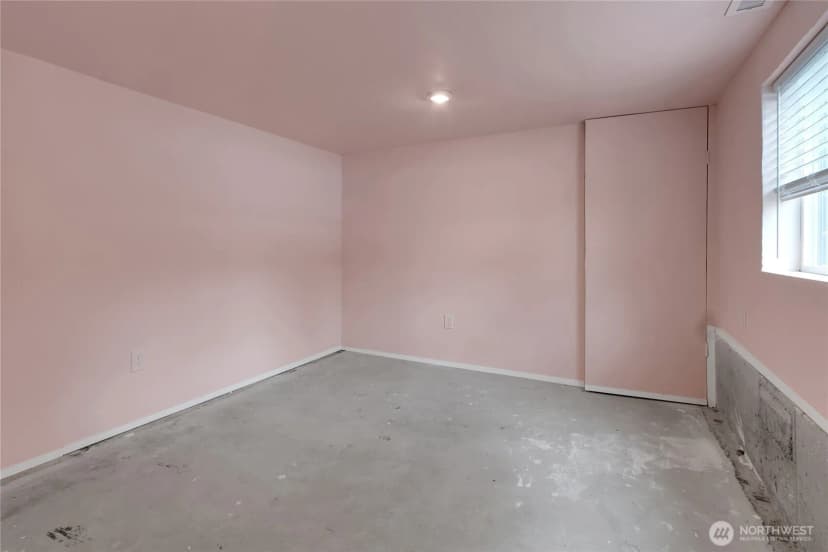 Property photo for 12311 Holtz Road E, Eatonville photo 16