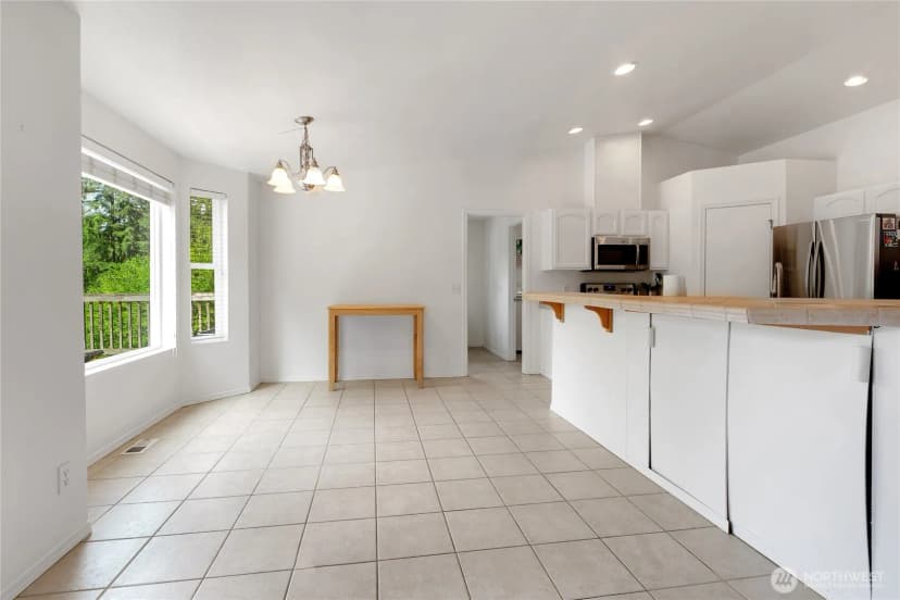 Property photo for 12311 Holtz Road E, Eatonville photo 20