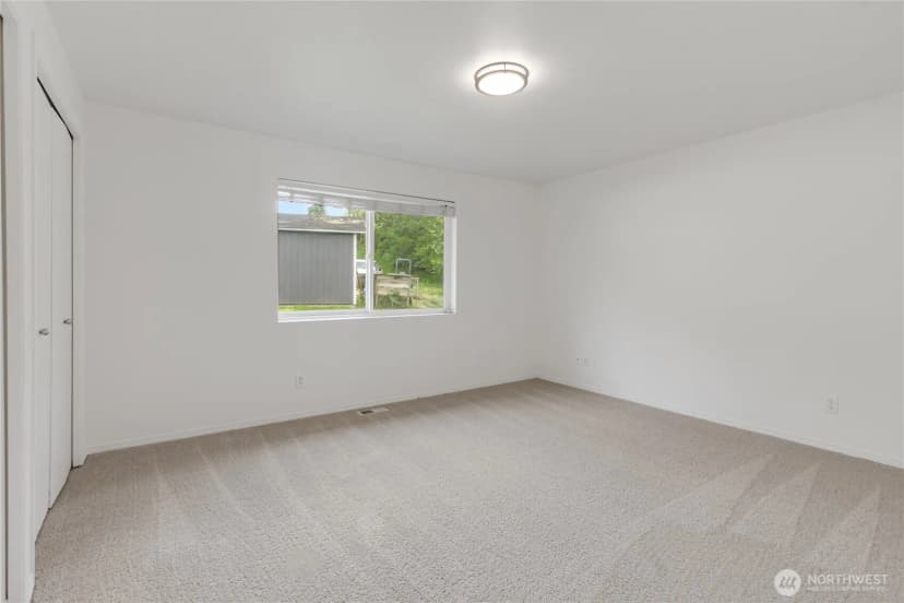 Property photo for 12311 Holtz Road E, Eatonville photo 13