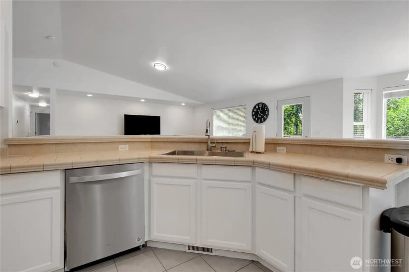 Property photo for 12311 Holtz Road E, Eatonville photo 22