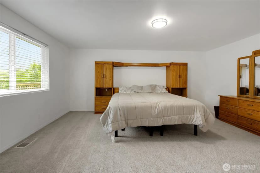 Property photo for 12311 Holtz Road E, Eatonville photo 9